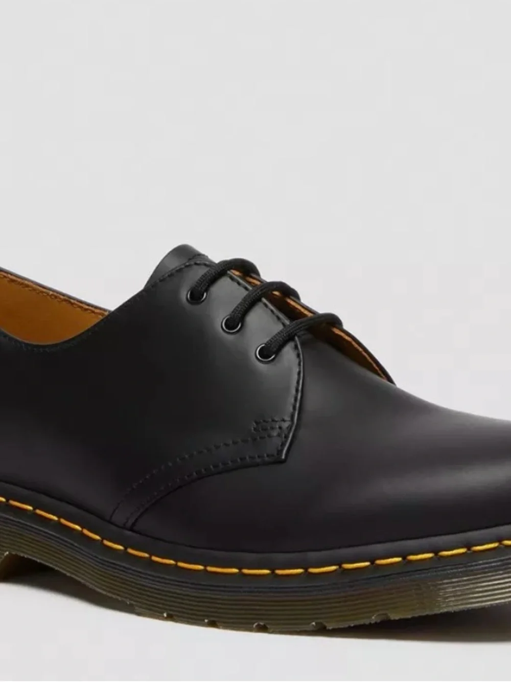 Dr. Martens AirWair Black Smooth Leather 3-Eye Oxfords Men’s 6 Women 7